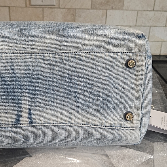 BNWT COACH DENIUM LARGE ROWAN - Picture 7 of 8